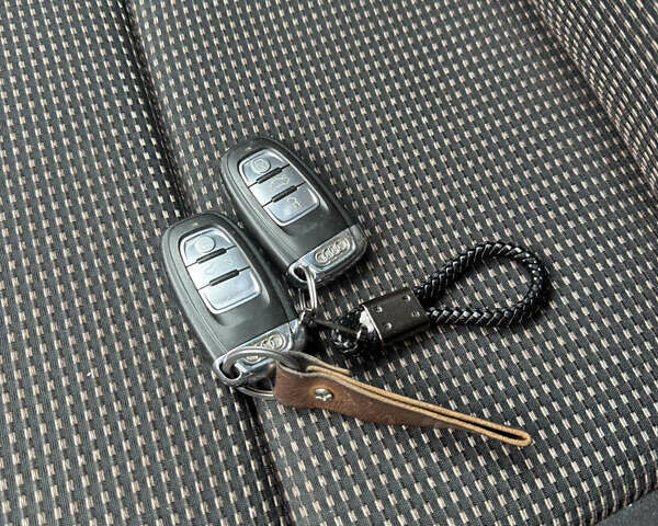 Белый Ауди Ку 5, объемом двигателя 1.97 л и пробегом 375 тыс. км за 14500 $, фото 17 на Automoto.ua