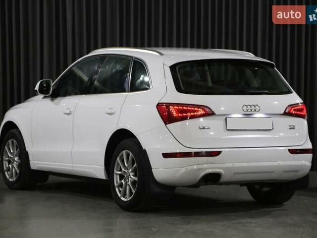 Белый Ауди Ку 5, объемом двигателя 1.97 л и пробегом 137 тыс. км за 18000 $, фото 4 на Automoto.ua