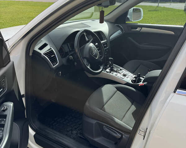 Белый Ауди Ку 5, объемом двигателя 1.97 л и пробегом 375 тыс. км за 14500 $, фото 5 на Automoto.ua