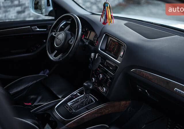 Белый Ауди Ку 5, объемом двигателя 1.97 л и пробегом 200 тыс. км за 16500 $, фото 24 на Automoto.ua