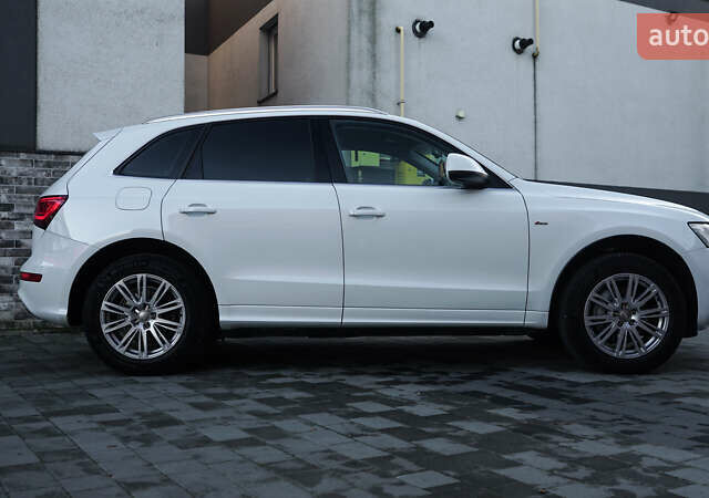 Белый Ауди Ку 5, объемом двигателя 1.97 л и пробегом 200 тыс. км за 16500 $, фото 10 на Automoto.ua