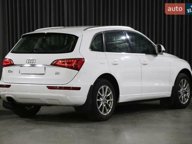 Белый Ауди Ку 5, объемом двигателя 1.97 л и пробегом 137 тыс. км за 18000 $, фото 6 на Automoto.ua