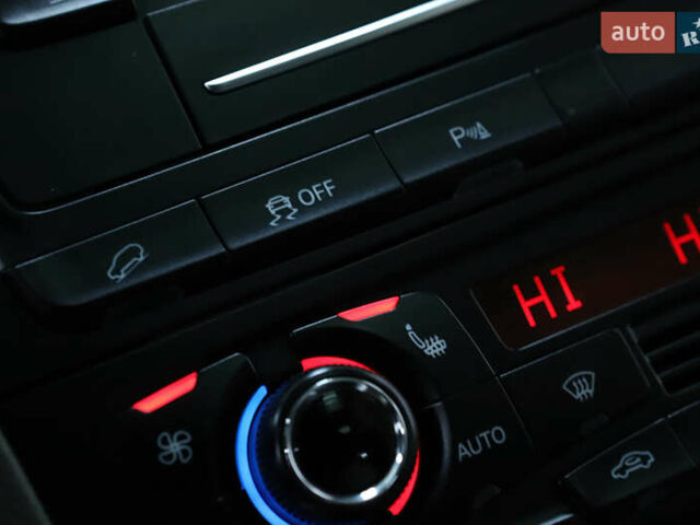 Білий Ауді Ку 5, об'ємом двигуна 2 л та пробігом 179 тис. км за 14900 $, фото 91 на Automoto.ua