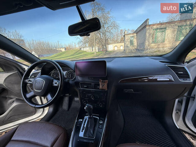 Белый Ауди Ку 5, объемом двигателя 1.98 л и пробегом 269 тыс. км за 15000 $, фото 27 на Automoto.ua