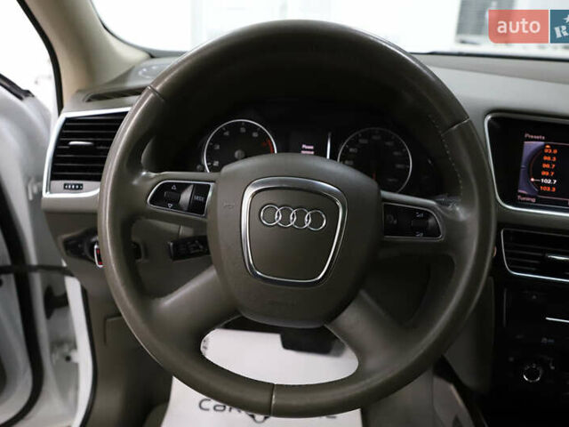 Білий Ауді Ку 5, об'ємом двигуна 2 л та пробігом 179 тис. км за 14900 $, фото 80 на Automoto.ua