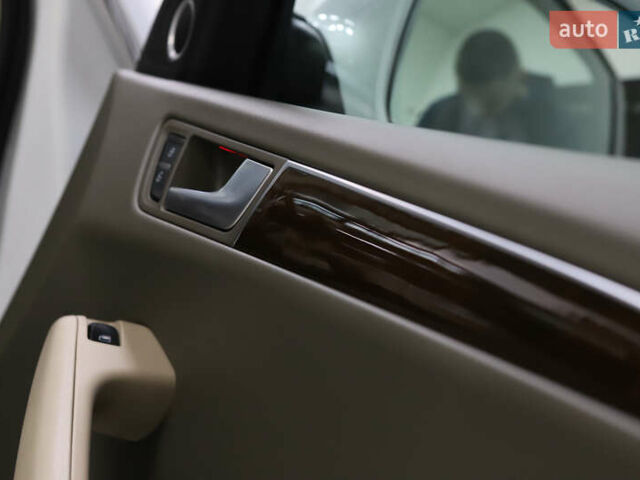 Білий Ауді Ку 5, об'ємом двигуна 2 л та пробігом 179 тис. км за 14900 $, фото 75 на Automoto.ua