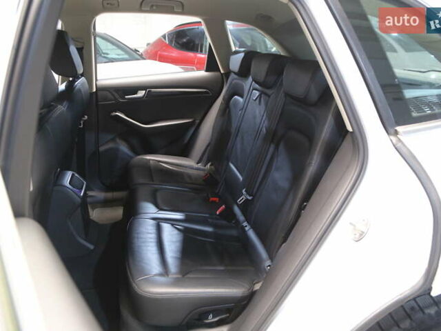 Белый Ауди Ку 5, объемом двигателя 1.97 л и пробегом 137 тыс. км за 18000 $, фото 9 на Automoto.ua