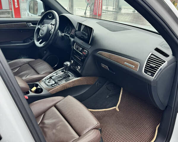 Белый Ауди Ку 5, объемом двигателя 1.98 л и пробегом 151 тыс. км за 16300 $, фото 7 на Automoto.ua