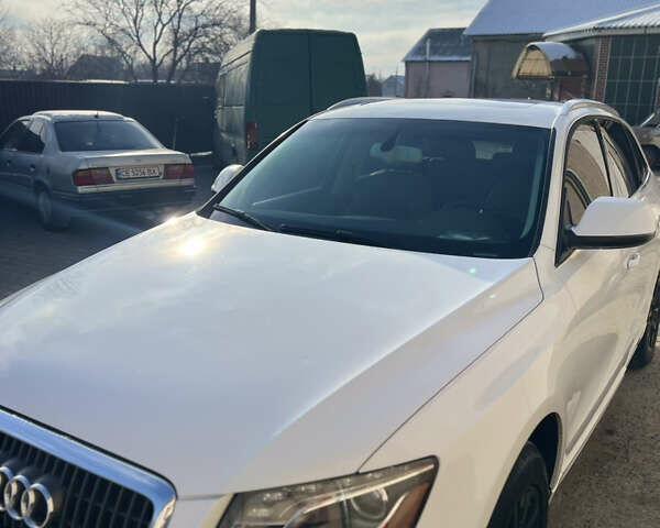 Белый Ауди Ку 5, объемом двигателя 2 л и пробегом 320 тыс. км за 13300 $, фото 1 на Automoto.ua