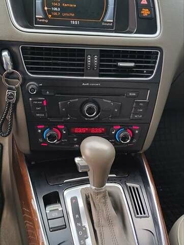 Білий Ауді Ку 5, об'ємом двигуна 1.98 л та пробігом 190 тис. км за 12400 $, фото 12 на Automoto.ua