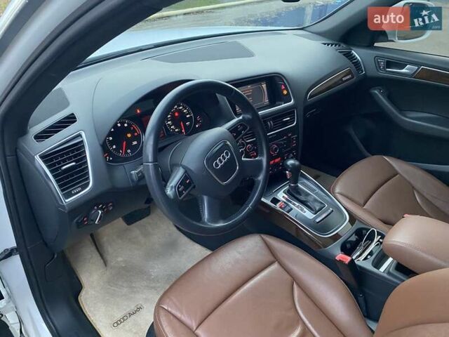 Белый Ауди Ку 5, объемом двигателя 1.98 л и пробегом 150 тыс. км за 13600 $, фото 8 на Automoto.ua