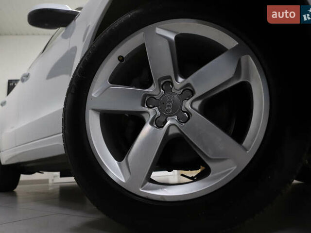 Білий Ауді Ку 5, об'ємом двигуна 2 л та пробігом 179 тис. км за 14900 $, фото 27 на Automoto.ua