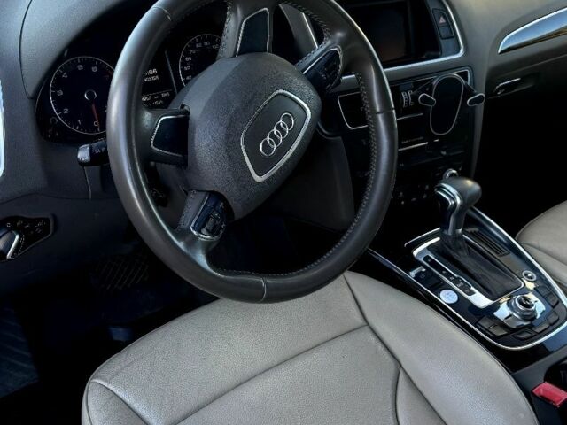 Белый Ауди Ку 5, объемом двигателя 0 л и пробегом 200 тыс. км за 251 $, фото 1 на Automoto.ua