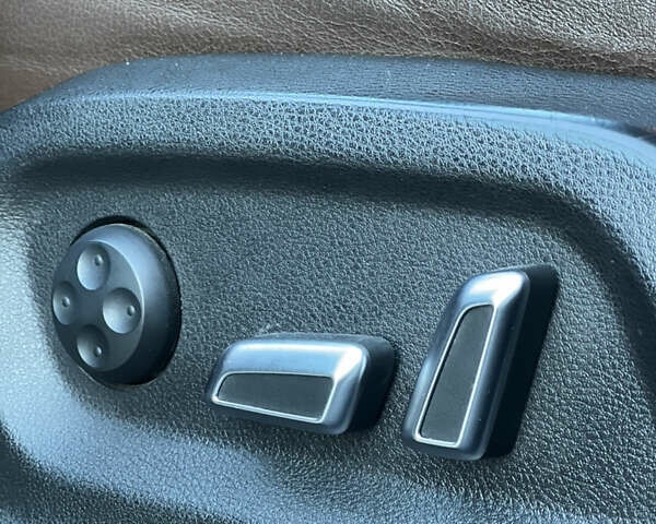 Белый Ауди Ку 5, объемом двигателя 1.98 л и пробегом 241 тыс. км за 12500 $, фото 21 на Automoto.ua