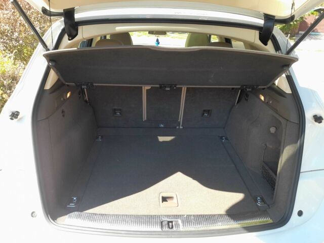 Белый Ауди Ку 5, объемом двигателя 2 л и пробегом 246 тыс. км за 13200 $, фото 13 на Automoto.ua