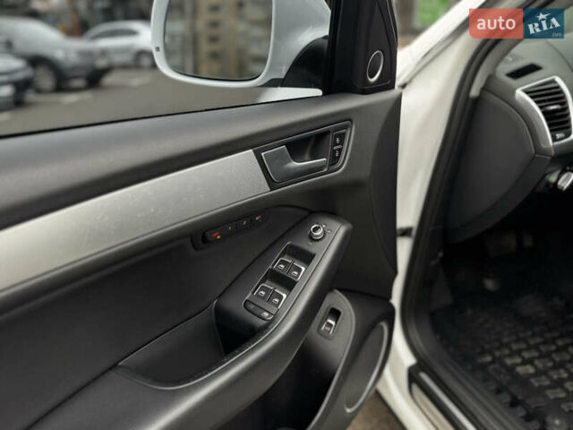 Білий Ауді Ку 5, об'ємом двигуна 1.98 л та пробігом 189 тис. км за 16699 $, фото 19 на Automoto.ua