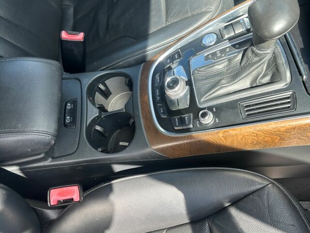 Белый Ауди Ку 5, объемом двигателя 2 л и пробегом 270 тыс. км за 15000 $, фото 7 на Automoto.ua