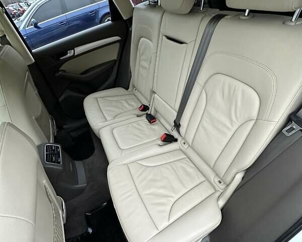 Белый Ауди Ку 5, объемом двигателя 2 л и пробегом 109 тыс. км за 15850 $, фото 20 на Automoto.ua