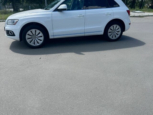 Белый Ауди Ку 5, объемом двигателя 2 л и пробегом 270 тыс. км за 15000 $, фото 2 на Automoto.ua