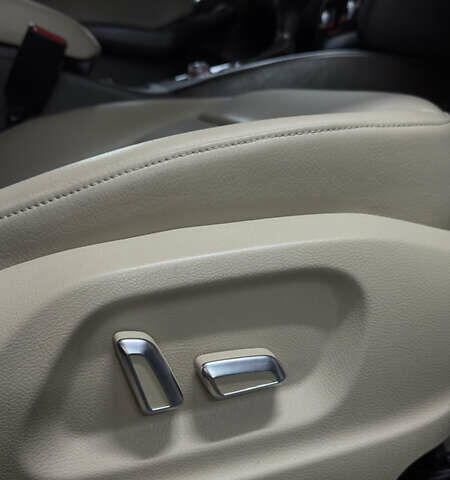 Белый Ауди Ку 5, объемом двигателя 1.98 л и пробегом 260 тыс. км за 12999 $, фото 22 на Automoto.ua