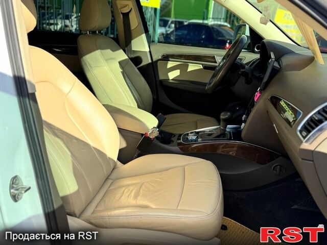Белый Ауди Ку 5, объемом двигателя 2 л и пробегом 135 тыс. км за 13350 $, фото 12 на Automoto.ua
