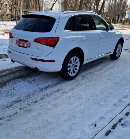 Белый Ауди Ку 5, объемом двигателя 2 л и пробегом 188 тыс. км за 15700 $, фото 8 на Automoto.ua