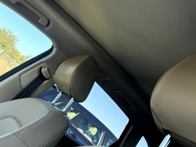 Белый Ауди Ку 5, объемом двигателя 0 л и пробегом 200 тыс. км за 251 $, фото 2 на Automoto.ua