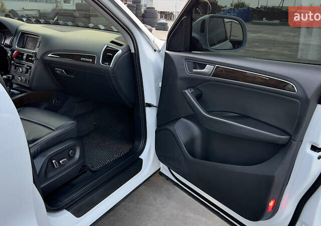 Белый Ауди Ку 5, объемом двигателя 1.97 л и пробегом 131 тыс. км за 18000 $, фото 13 на Automoto.ua