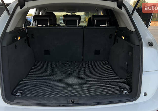 Белый Ауди Ку 5, объемом двигателя 1.97 л и пробегом 131 тыс. км за 18000 $, фото 19 на Automoto.ua