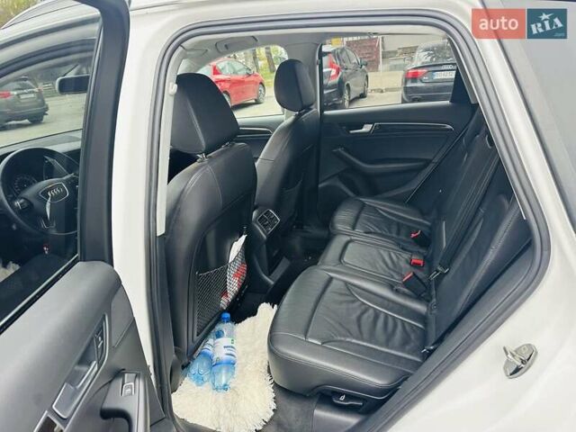 Белый Ауди Ку 5, объемом двигателя 1.98 л и пробегом 211 тыс. км за 12200 $, фото 28 на Automoto.ua