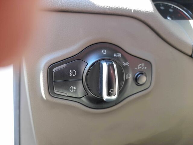 Белый Ауди Ку 5, объемом двигателя 2 л и пробегом 246 тыс. км за 13200 $, фото 19 на Automoto.ua