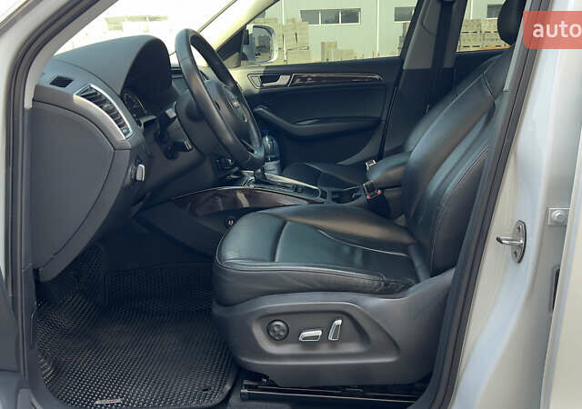 Белый Ауди Ку 5, объемом двигателя 1.97 л и пробегом 131 тыс. км за 18000 $, фото 6 на Automoto.ua