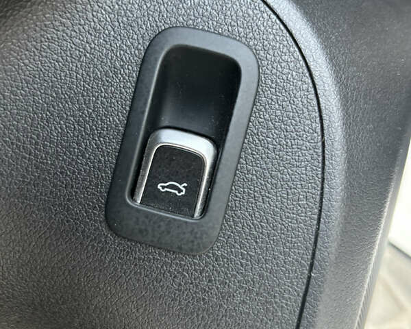 Белый Ауди Ку 5, объемом двигателя 1.98 л и пробегом 189 тыс. км за 13900 $, фото 46 на Automoto.ua