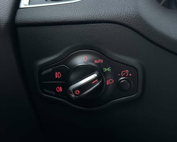 Белый Ауди Ку 5, объемом двигателя 1.98 л и пробегом 220 тыс. км за 14000 $, фото 14 на Automoto.ua