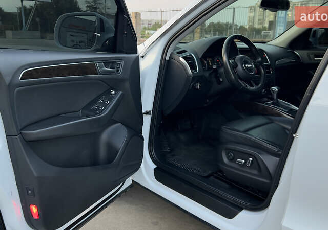 Белый Ауди Ку 5, объемом двигателя 1.97 л и пробегом 131 тыс. км за 18000 $, фото 12 на Automoto.ua