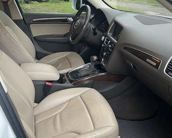 Білий Ауді Ку 5, об'ємом двигуна 2.97 л та пробігом 166 тис. км за 18444 $, фото 10 на Automoto.ua