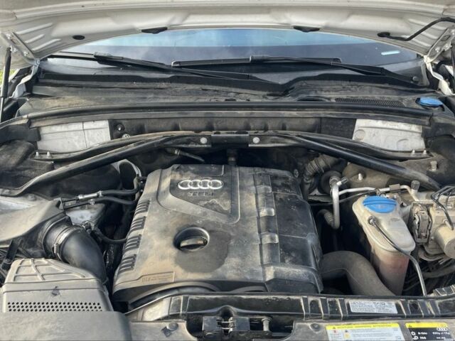 Білий Ауді Ку 5, об'ємом двигуна 2 л та пробігом 228 тис. км за 11500 $, фото 6 на Automoto.ua