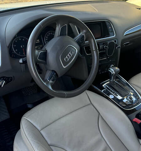 Белый Ауди Ку 5, объемом двигателя 1.98 л и пробегом 200 тыс. км за 10000 $, фото 3 на Automoto.ua