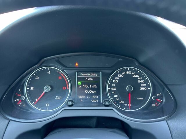 Белый Ауди Ку 5, объемом двигателя 2 л и пробегом 186 тыс. км за 19700 $, фото 10 на Automoto.ua