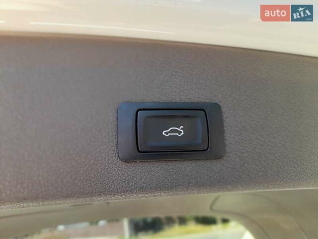 Белый Ауди Ку 5, объемом двигателя 1.98 л и пробегом 246 тыс. км за 13200 $, фото 13 на Automoto.ua