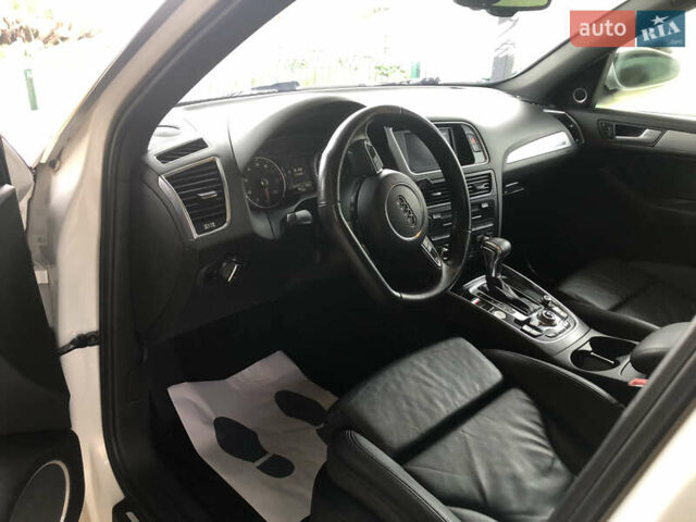Белый Ауди Ку 5, объемом двигателя 3 л и пробегом 220 тыс. км за 13700 $, фото 32 на Automoto.ua