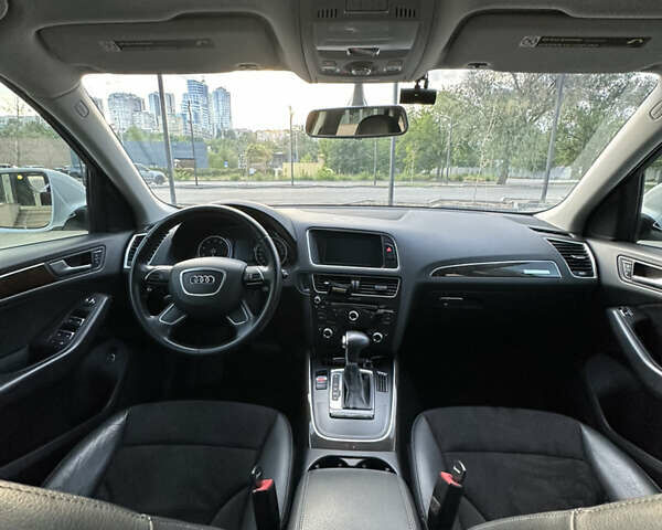 Белый Ауди Ку 5, объемом двигателя 1.98 л и пробегом 123 тыс. км за 14400 $, фото 16 на Automoto.ua