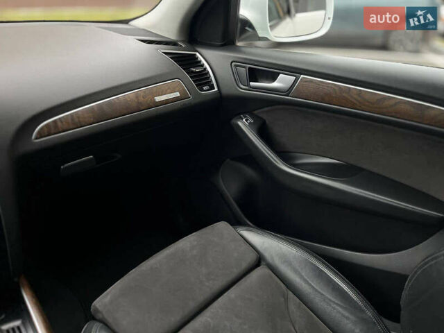 Белый Ауди Ку 5, объемом двигателя 1.97 л и пробегом 194 тыс. км за 15800 $, фото 7 на Automoto.ua