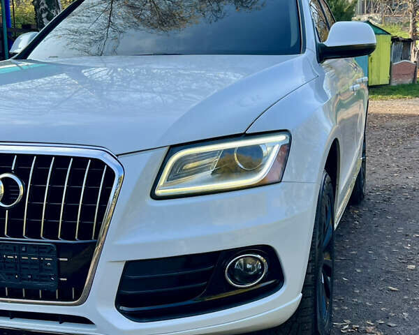 Белый Ауди Ку 5, объемом двигателя 2 л и пробегом 197 тыс. км за 12900 $, фото 6 на Automoto.ua