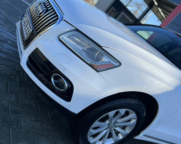 Белый Ауди Ку 5, объемом двигателя 1.98 л и пробегом 241 тыс. км за 12500 $, фото 8 на Automoto.ua