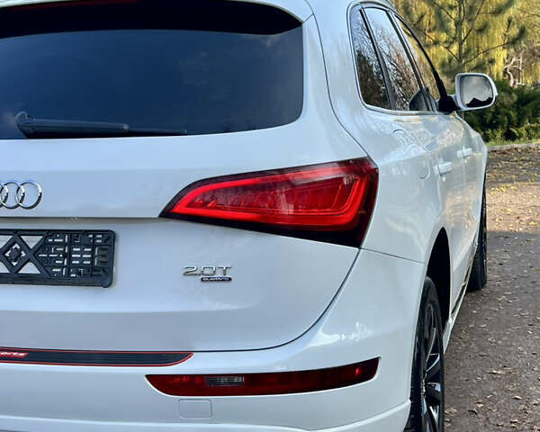 Белый Ауди Ку 5, объемом двигателя 2 л и пробегом 197 тыс. км за 12900 $, фото 13 на Automoto.ua