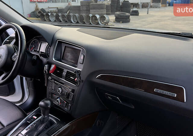 Белый Ауди Ку 5, объемом двигателя 1.97 л и пробегом 131 тыс. км за 18000 $, фото 8 на Automoto.ua