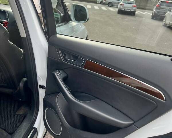 Белый Ауди Ку 5, объемом двигателя 1.98 л и пробегом 200 тыс. км за 14900 $, фото 5 на Automoto.ua