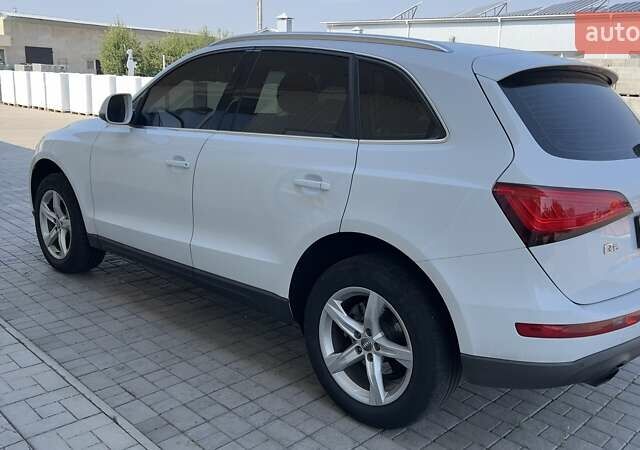 Белый Ауди Ку 5, объемом двигателя 1.97 л и пробегом 131 тыс. км за 18000 $, фото 4 на Automoto.ua