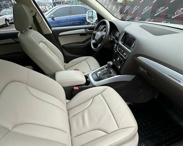 Белый Ауди Ку 5, объемом двигателя 2 л и пробегом 109 тыс. км за 15850 $, фото 30 на Automoto.ua